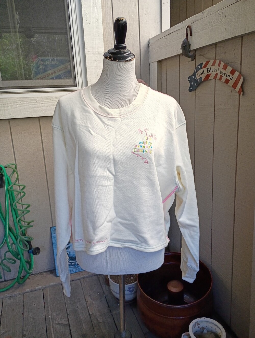 Sweatshirt